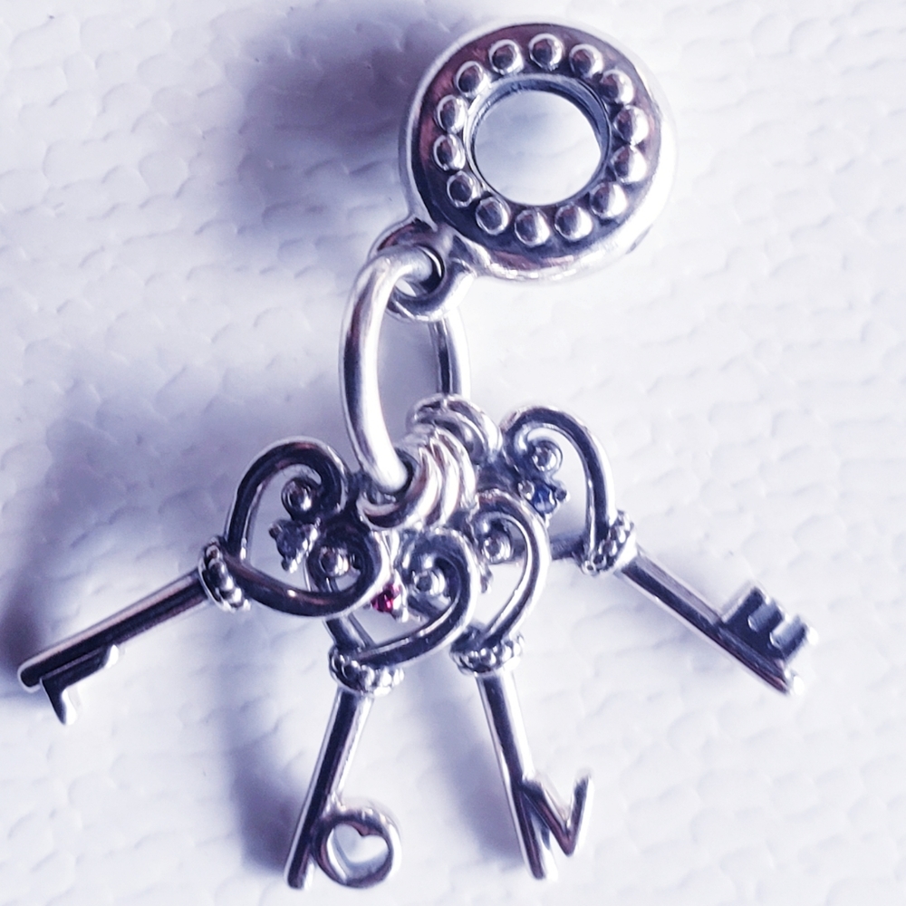 ♥️ Authentic Pandora ⭐️RETIRED⭐️ LOVE DANGLE CHARM